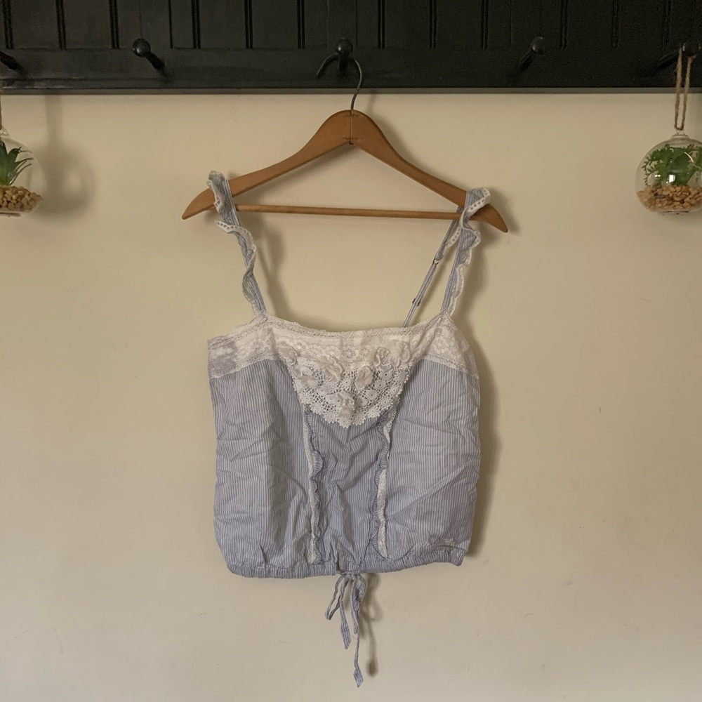 Abercrombie & Fitch embroidered tank top 💙
